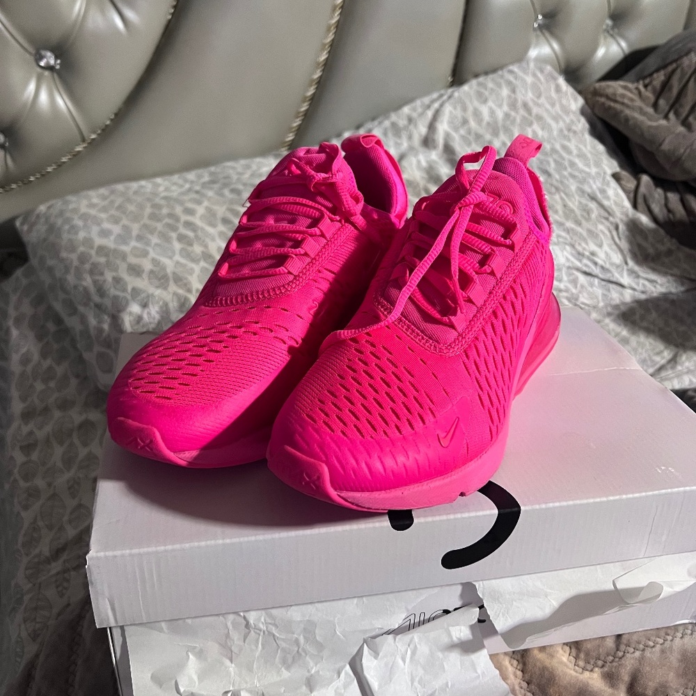 Pink Nike 370